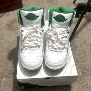 Jordan Retro 2s GREEN (size 11 Men)